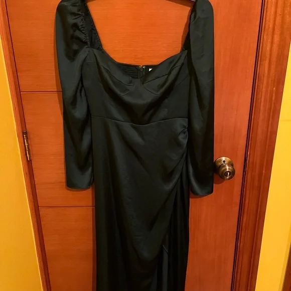 Wilfred | Dresses | Aritzia Masquerade Satin Green Dress | Poshmark Wilfred | Dresses | Aritzia Masquerade Satin Green Dress | Poshmark
